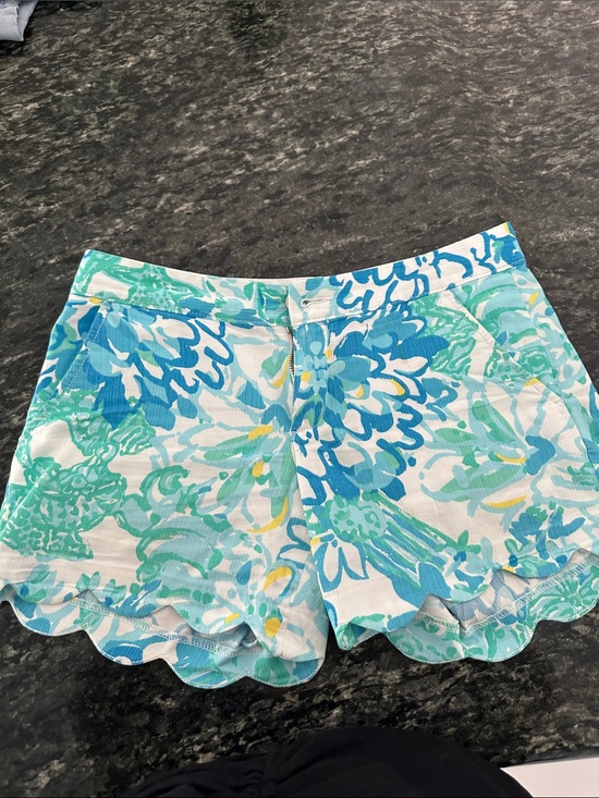 Lilly Pulitzer Pants - Lilly Pulitzer Scalloped Hem Floral Shorts in Aqua, Teal & White